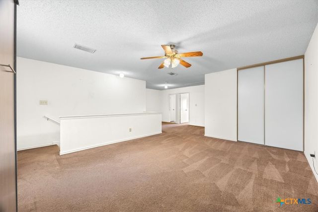 797 Killarney Road, Floresville, TX 78114