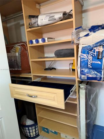 1800 W 54th St 309, Hialeah, FL 33012