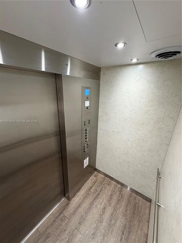 1800 W 54th St 309, Hialeah, FL 33012