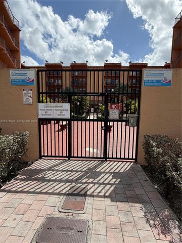 1800 W 54th St 309, Hialeah, FL 33012