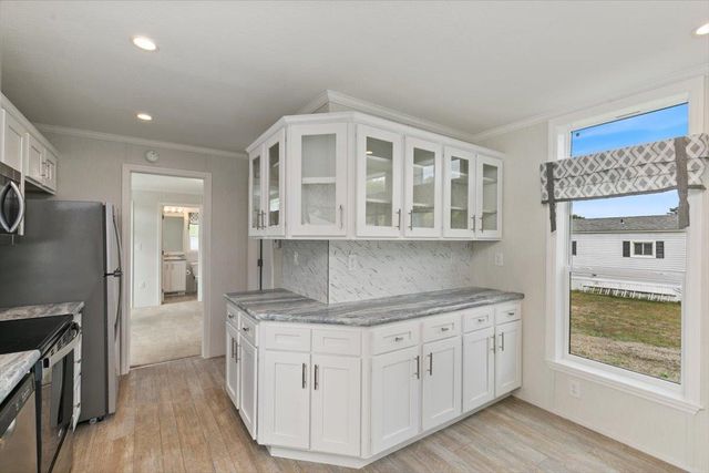 84 Caddy Drive, Salem, NH 03079