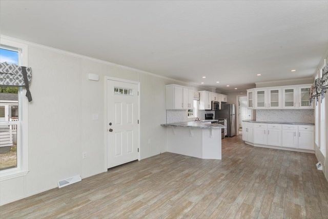 84 Caddy Drive, Salem, NH 03079