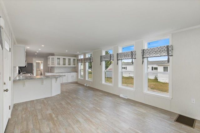 84 Caddy Drive, Salem, NH 03079