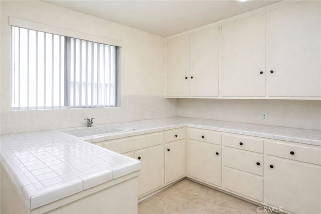 4723 4725 August, Los Angeles, CA 90008