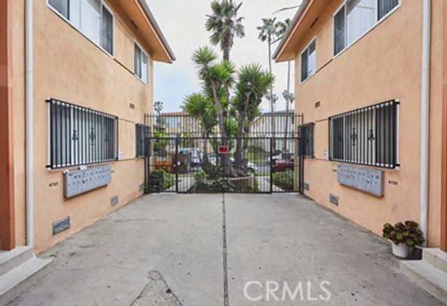 4723 4725 August, Los Angeles, CA 90008