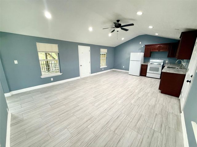 9015 Puritan Way, Rosharon, TX 77583