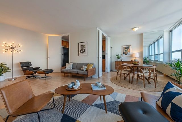 4800 S Chicago Beach Drive 2104S, Chicago, IL 60615