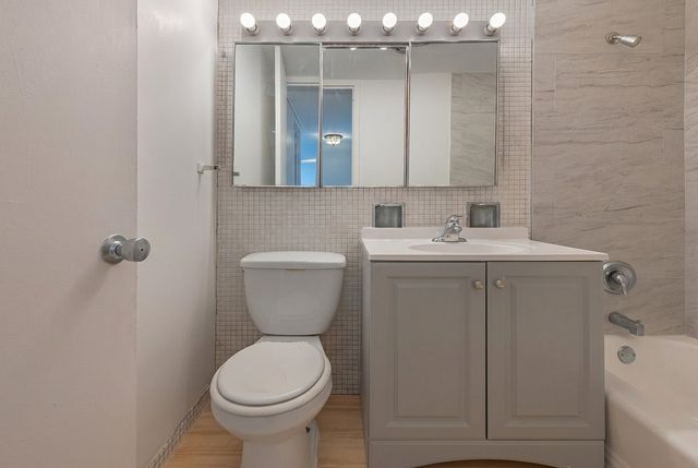 4800 S Chicago Beach Drive 2104S, Chicago, IL 60615