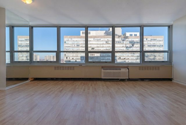 4800 S Chicago Beach Drive 2104S, Chicago, IL 60615