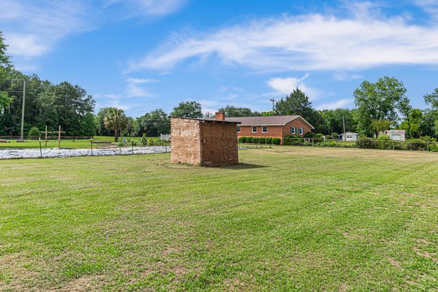 1433 Neeses Highway, Orangeburg, SC 29115