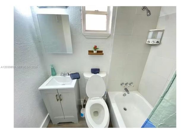 7638 N Miami Ave 2, Miami, FL 33150