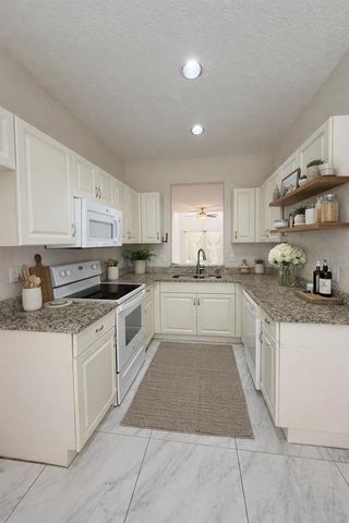 16306 PARKSTONE PALMS COURT, Tampa, FL 33647