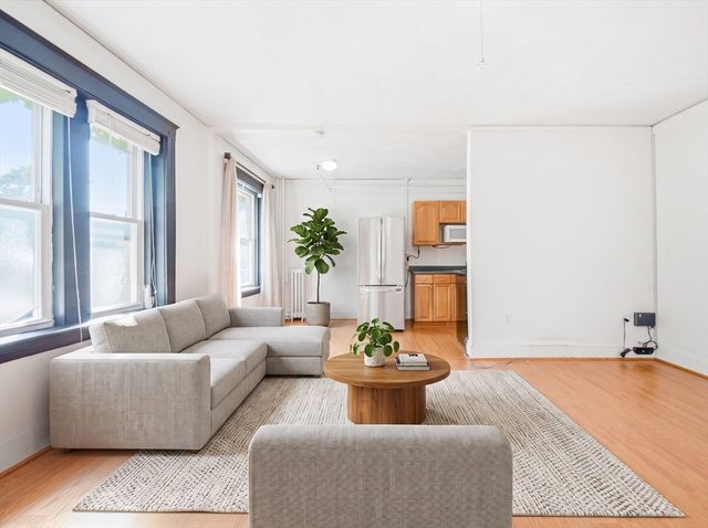 1607 Commonwealth Ave 04, Boston, MA 02135