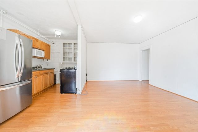 1607 Commonwealth Ave 04, Boston, MA 02135