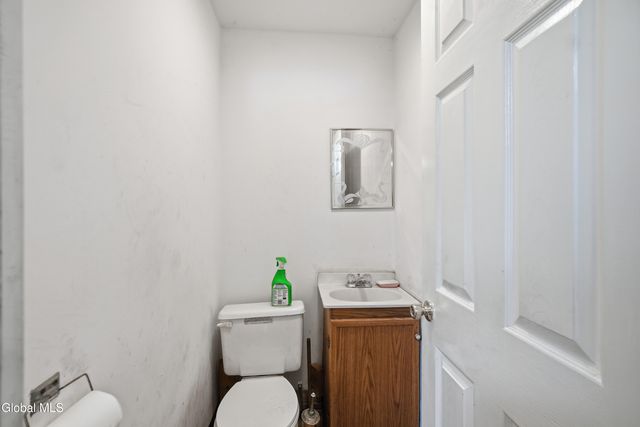 853 5th Avenue, Troy, NY 12182