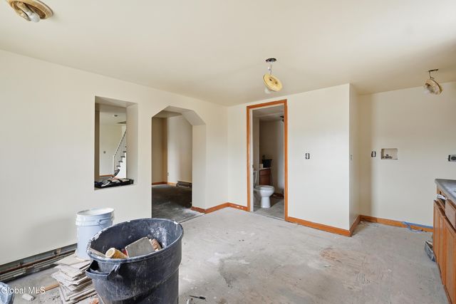853 5th Avenue, Troy, NY 12182