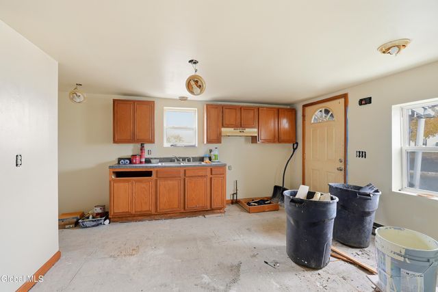 853 5th Avenue, Troy, NY 12182