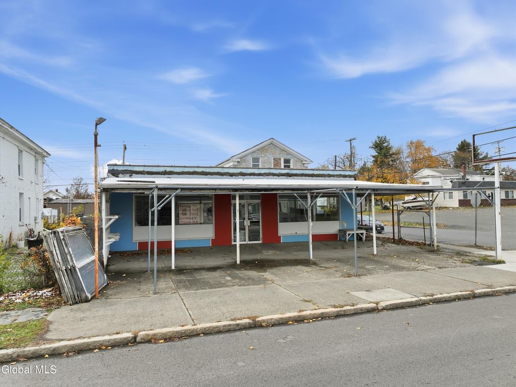 853 5th Avenue, Troy, NY 12182