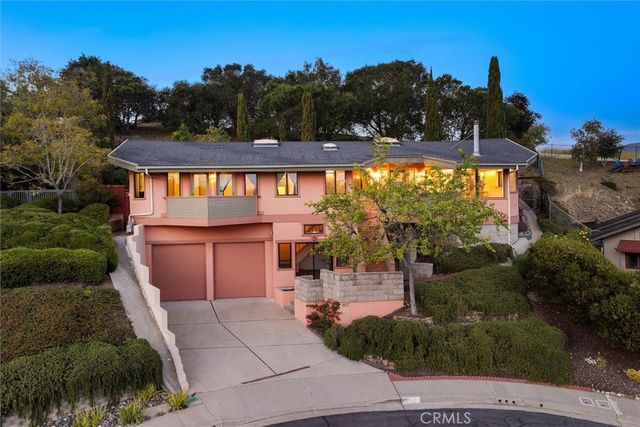 957 Skyline Drive, San Luis Obispo, CA 93405