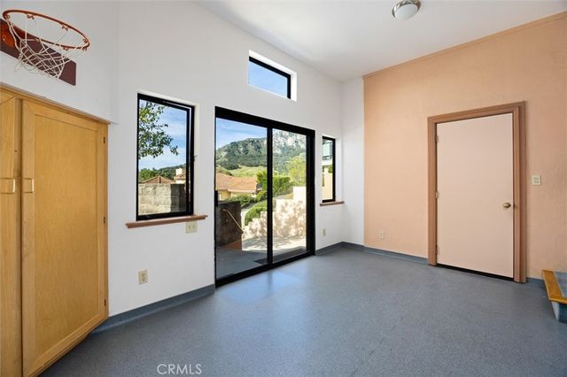 957 Skyline Drive, San Luis Obispo, CA 93405