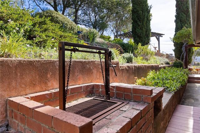 957 Skyline Drive, San Luis Obispo, CA 93405