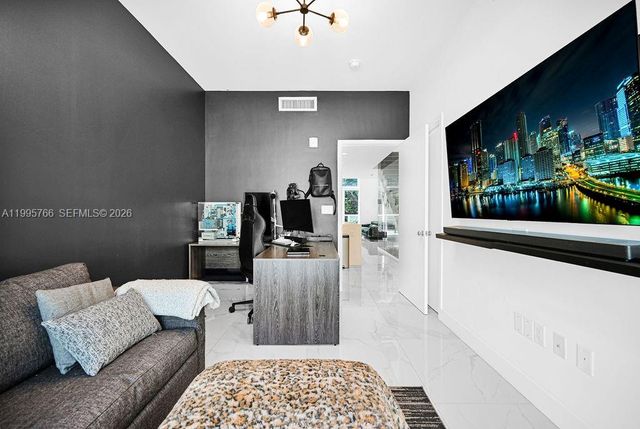 455 NE 39th St 205, Miami, FL 33137