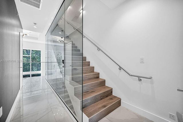 455 NE 39th St 205, Miami, FL 33137