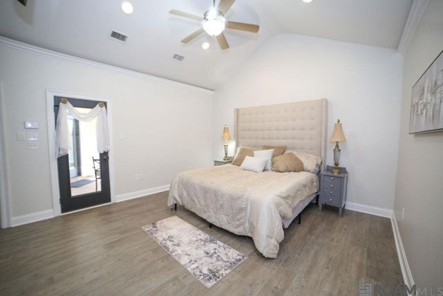 9504 Country Lake Dr, Baton Rouge, LA 70817