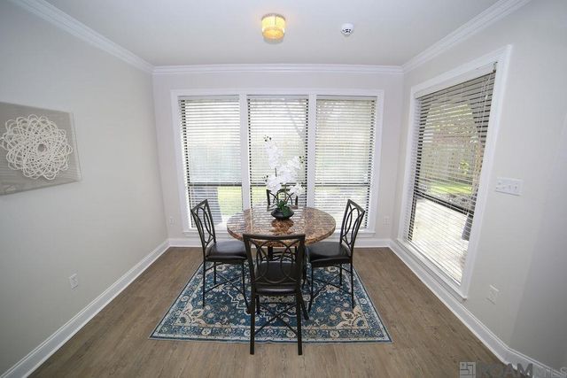 9504 Country Lake Dr, Baton Rouge, LA 70817