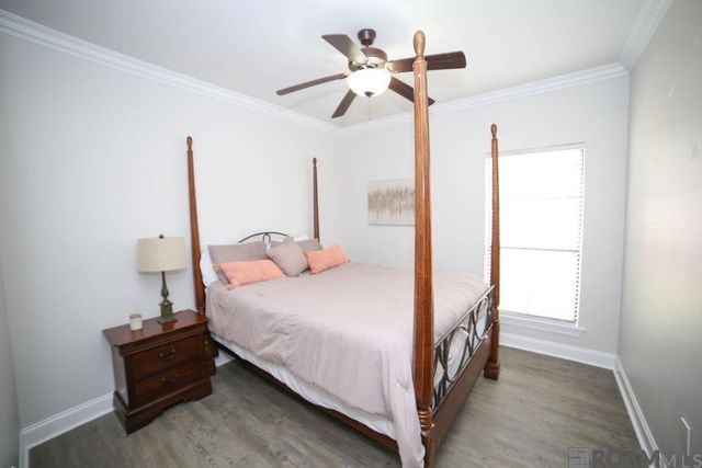 9504 Country Lake Dr, Baton Rouge, LA 70817