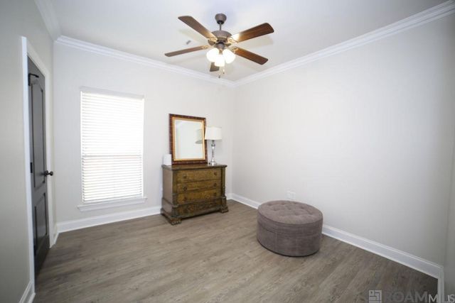 9504 Country Lake Dr, Baton Rouge, LA 70817