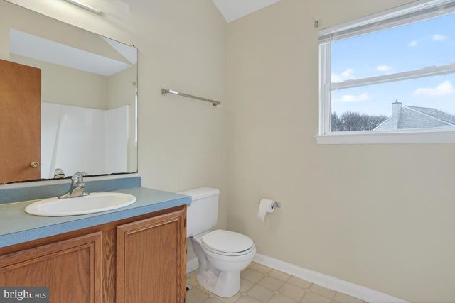 6 HARMONY CT, Newark, DE 19711