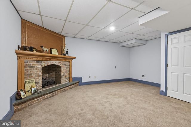 6 HARMONY CT, Newark, DE 19711