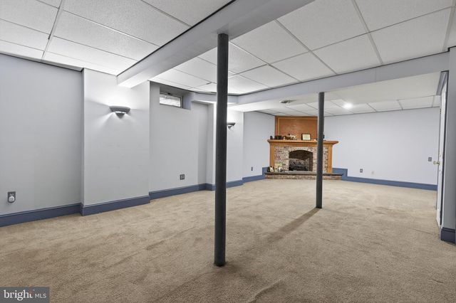 6 HARMONY CT, Newark, DE 19711