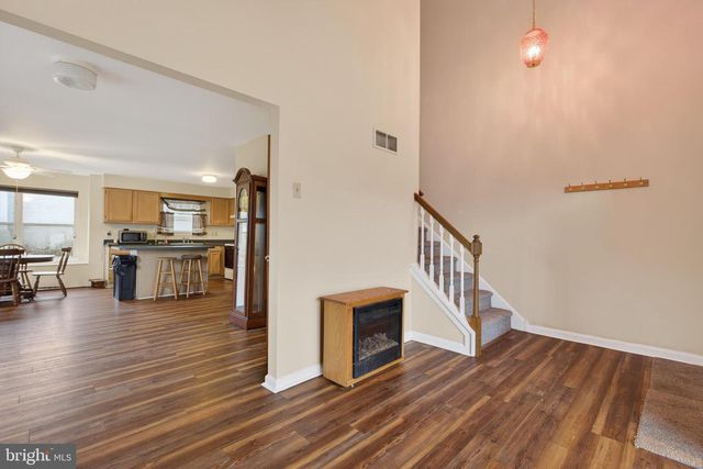 6 HARMONY CT, Newark, DE 19711