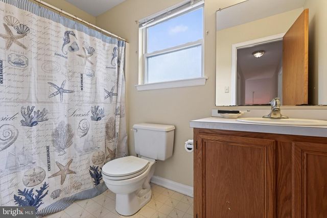 6 HARMONY CT, Newark, DE 19711