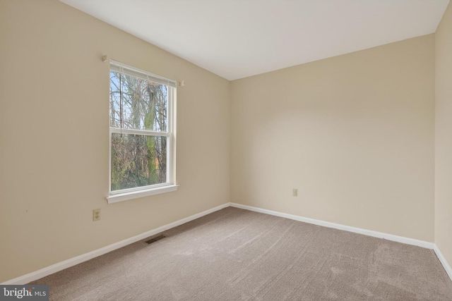 6 HARMONY CT, Newark, DE 19711