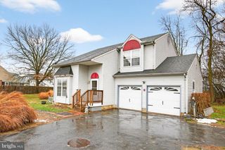 6 HARMONY CT, Newark, DE 19711