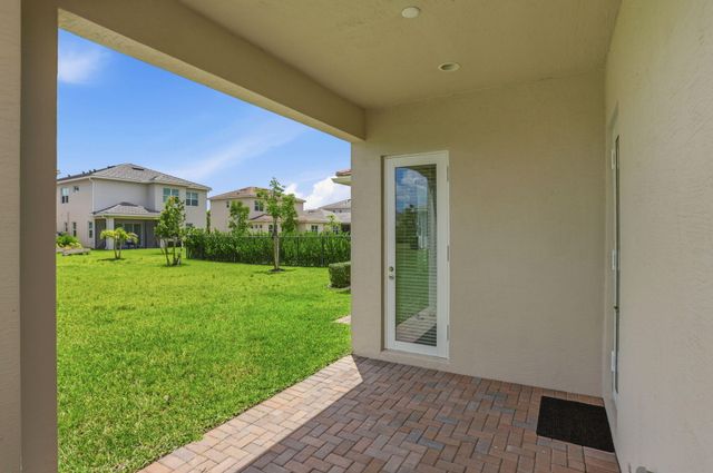 5572 Liberty Lane, Westlake, FL 33470