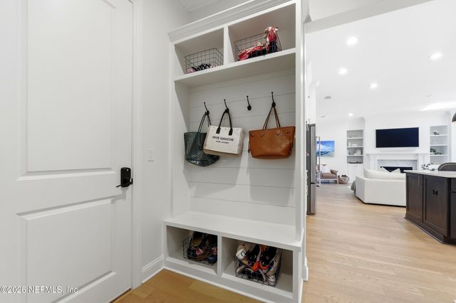 201 SHINNECOCK Drive, St. Johns, FL 32259