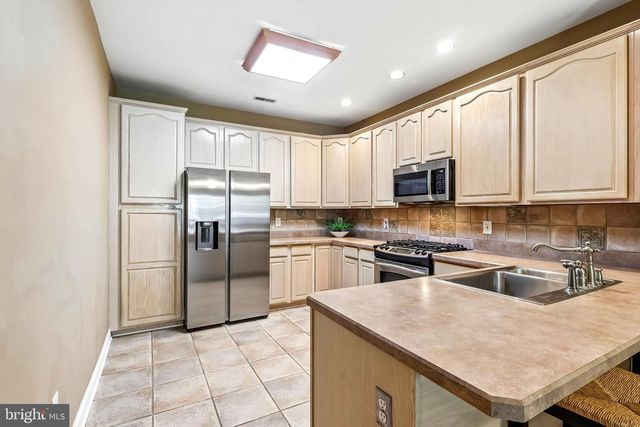 30 GRAND BANKS CIR, Marlton, NJ 08053