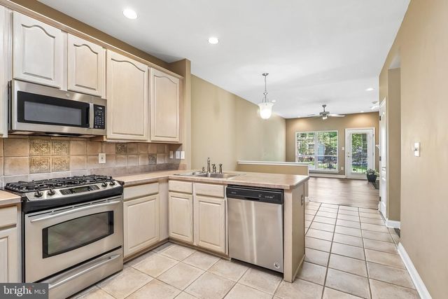 30 GRAND BANKS CIR, Marlton, NJ 08053