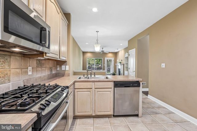 30 GRAND BANKS CIR, Marlton, NJ 08053