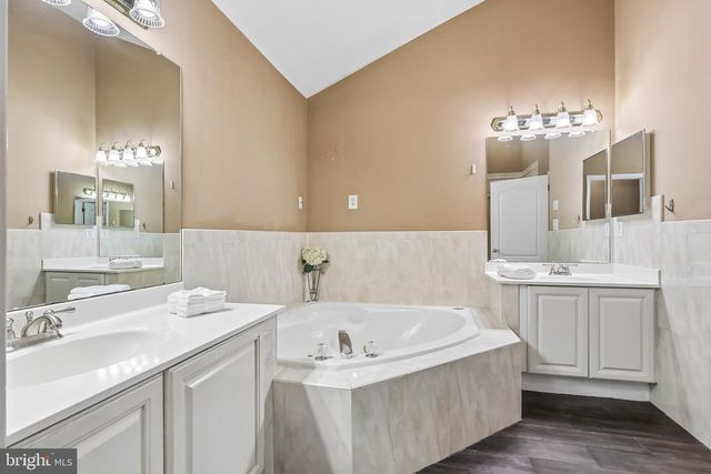 30 GRAND BANKS CIR, Marlton, NJ 08053