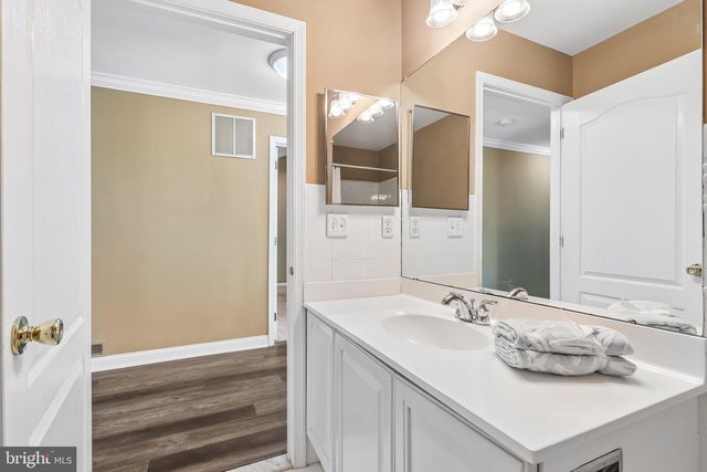 30 GRAND BANKS CIR, Marlton, NJ 08053