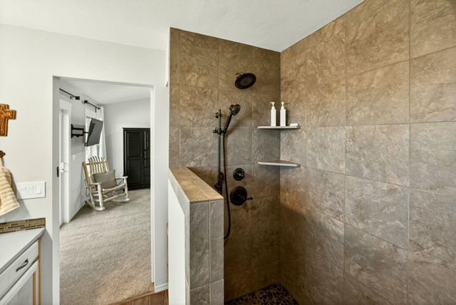 200 Mount Castle Drive, Eagle Point, OR 97524