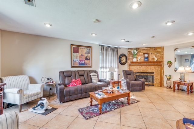 2209 Cecilia Court, Irving, TX 75060