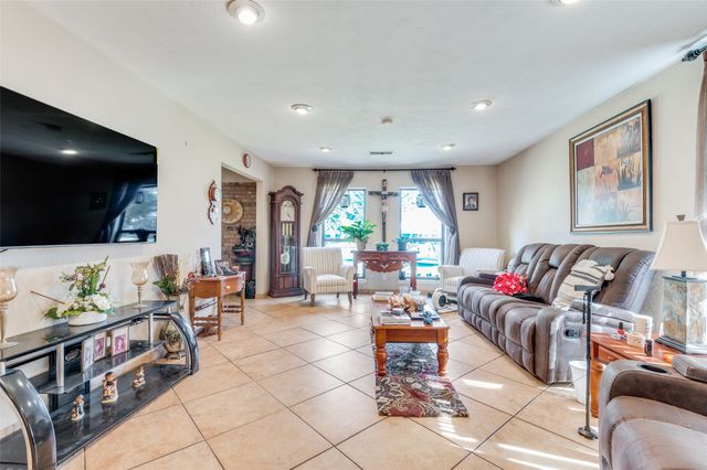 2209 Cecilia Court, Irving, TX 75060