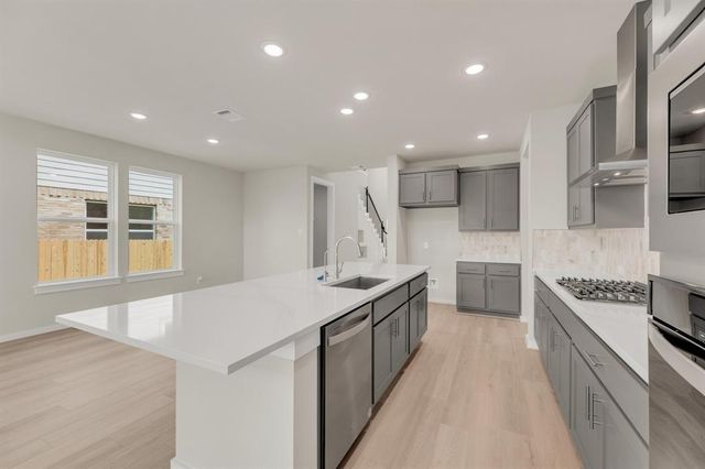 324 Amista DR, Liberty Hill, TX 78642