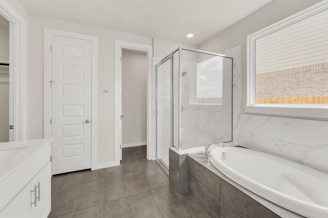 324 Amista DR, Liberty Hill, TX 78642